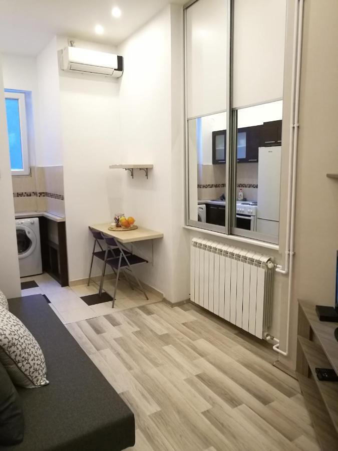 Apartment In The Heart Of Belgrado Esterno foto