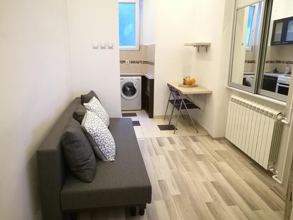 Apartment In The Heart Of Belgrado Esterno foto