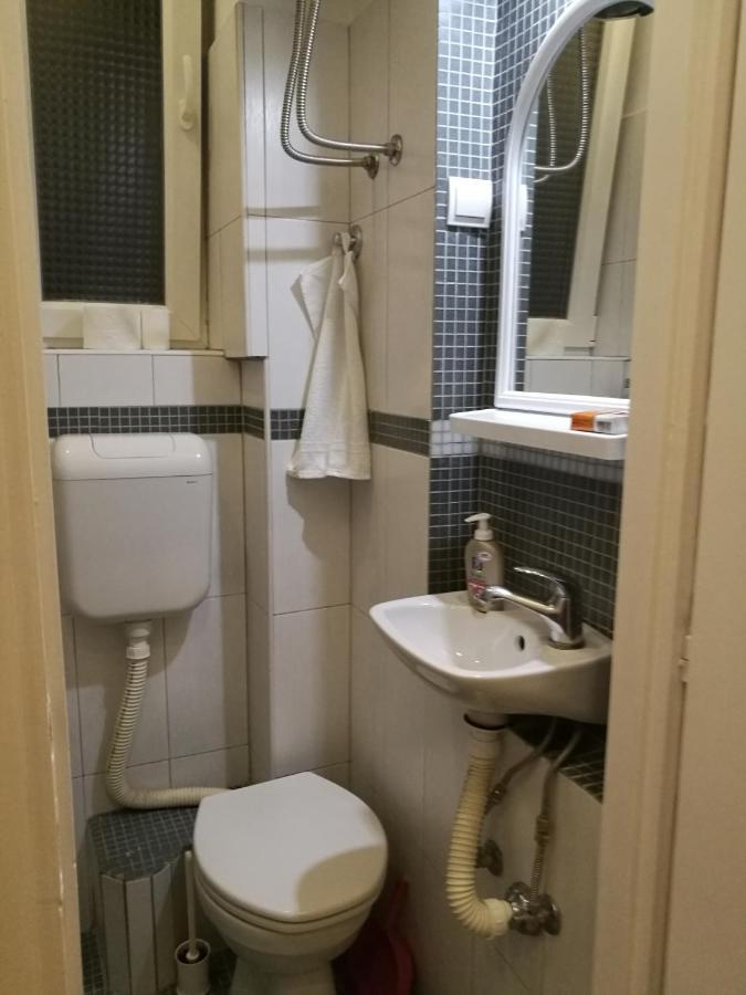 Apartment In The Heart Of Belgrado Esterno foto